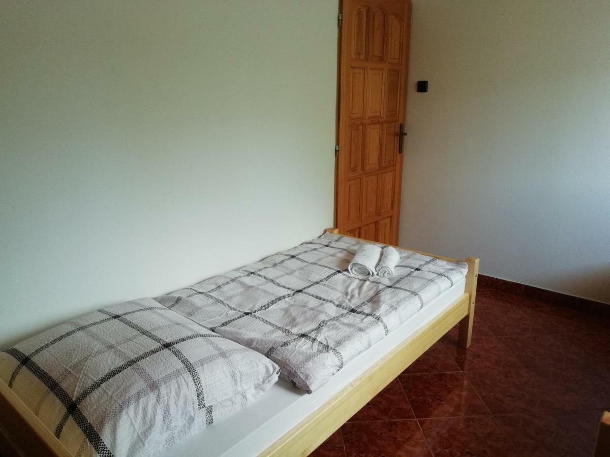 Privat Cerenica Apartment Belusa ภายนอก รูปภาพ